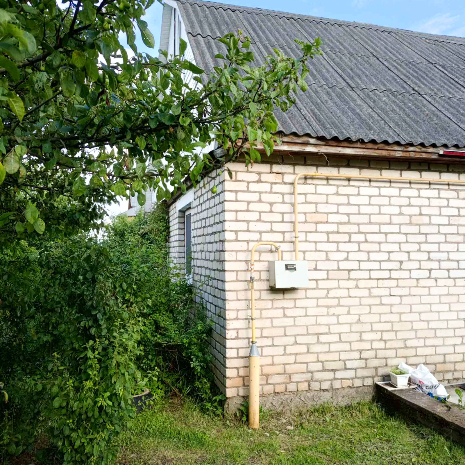 Продаётся четырехкомнатный дом в Логойске - продажа вторичного жилья от агентсва bir.by